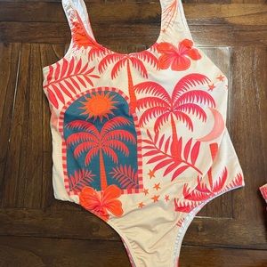 Pierim : Made in brazil swim wear size g/ comes with shorts